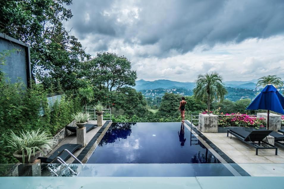 The Theva Residency Hotel Kandy Exterior photo