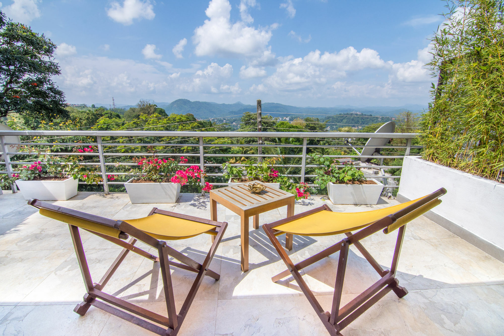 The Theva Residency Hotel Kandy Exterior photo